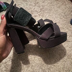 Brown Sandals/Heels Size 7 Brand new never worn- Fashion To Figure